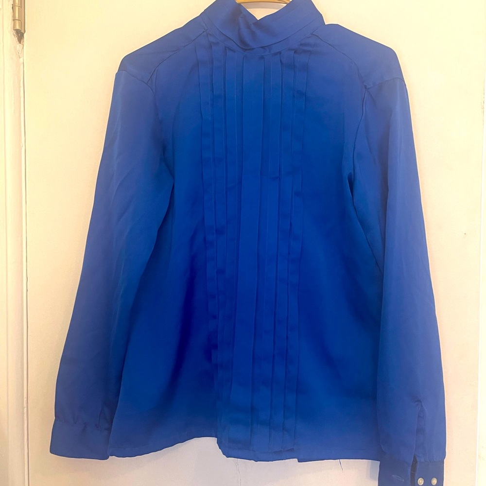 Blue pleated silky shirt